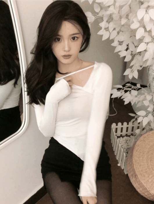 小sao货，极品美穴，特别会玩  射了2次很尽兴